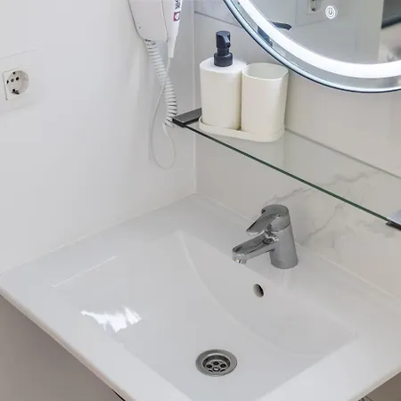 Regina Selfcheck-in Smart Guest house