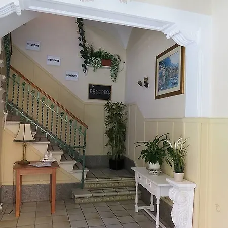 Regina Selfcheck-in Smart Guest house